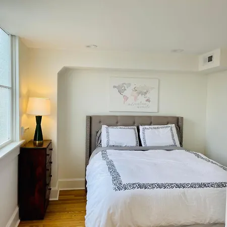 The Sanctuary:Downtown Staunton Villa